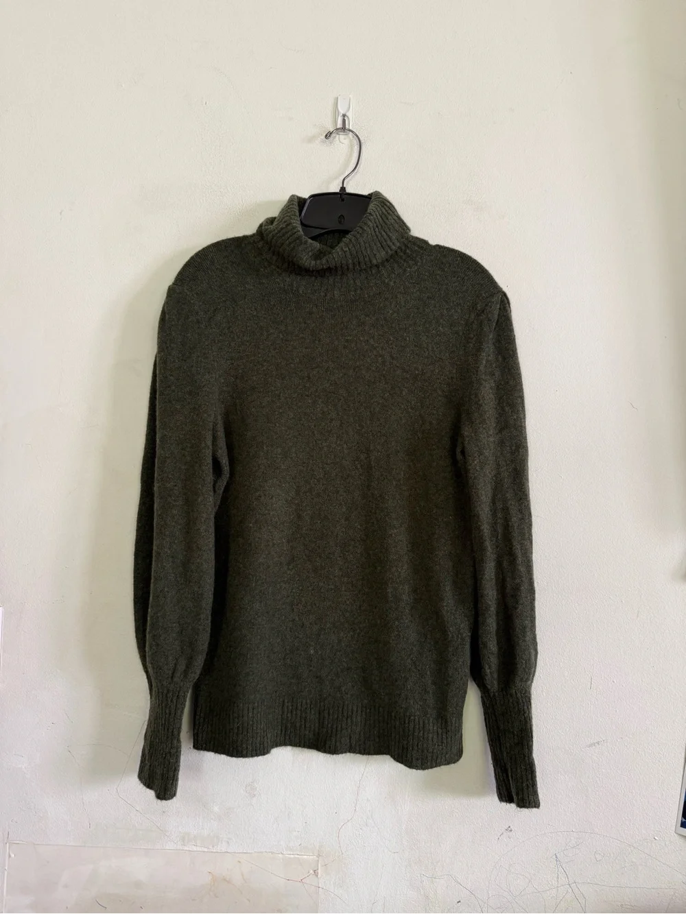 J Crew Womens Puff Sleeve Extra Soft Yard Wool Blend Turtleneck Sweater, Olive S